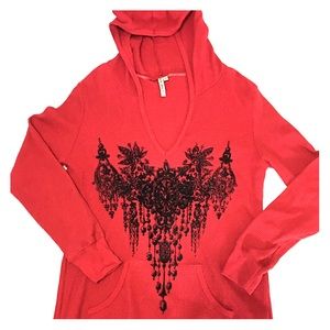 Hoodie w/pockets like a muff, pattern dazzles!